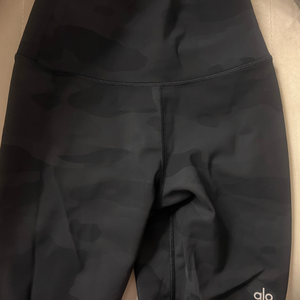 alo biker shorts